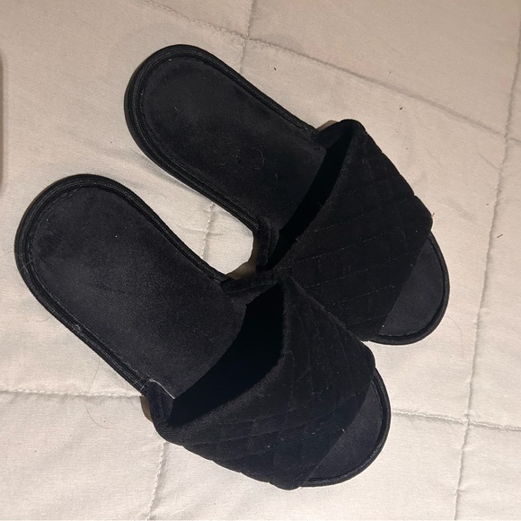 House slippers. - Picture 2 of 2